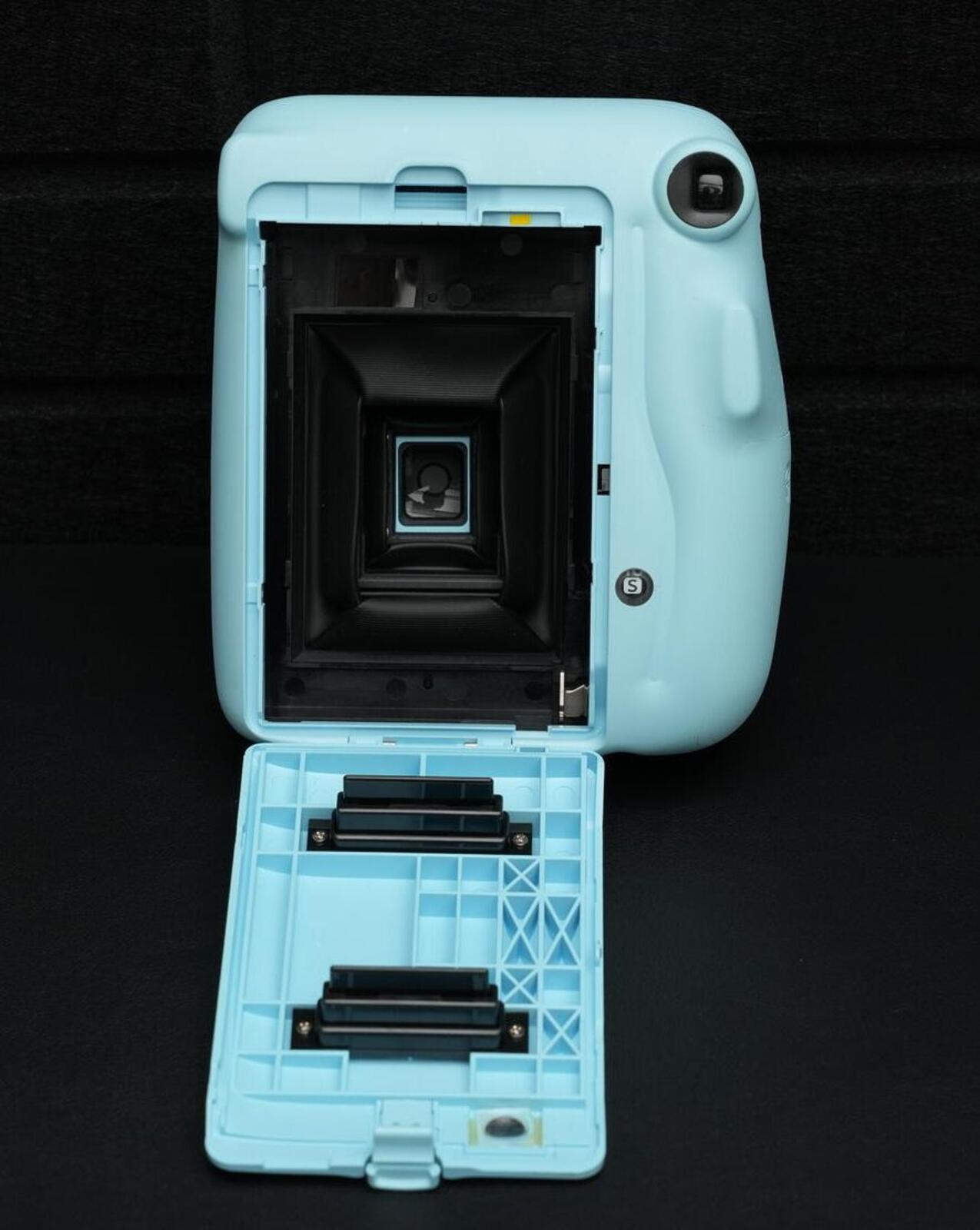 Fujifilm Instax Mini 11 Baby Blue Instant Camera + Film & Batteries - Working