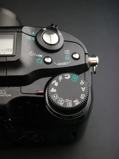 Olympus Camedia C5060 5.1MP Digital Camera + 2GB Lexar Pro CF Card - Working